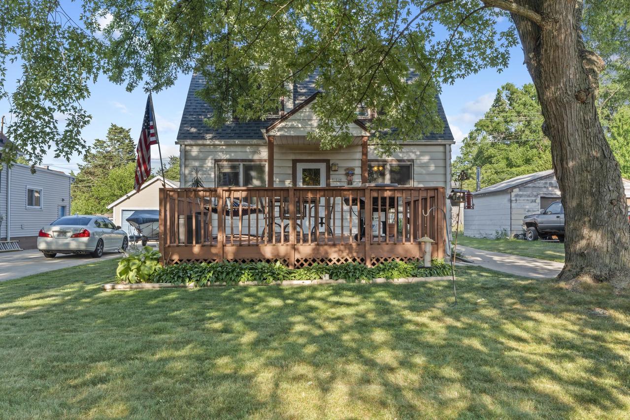 1016 S 97th St, West Allis, WI 53214