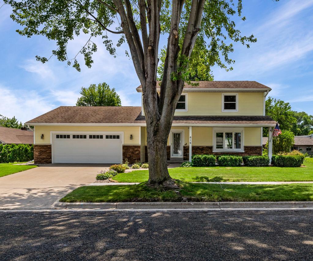 616 Grove St, Onalaska, WI 54650