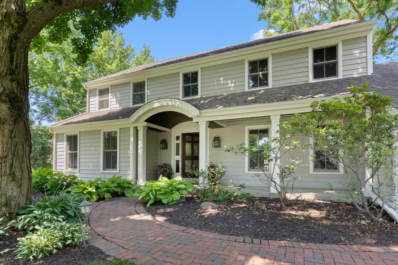 N61W29544 S Woodfield Rd, Merton, WI 53029