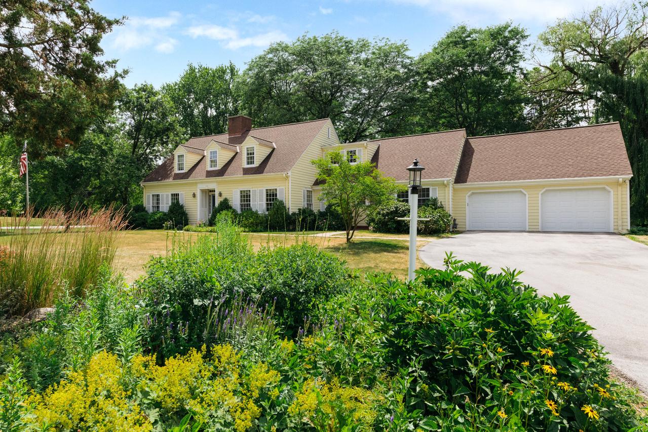 7307 N Bridge Ln, Fox Point, WI 53217