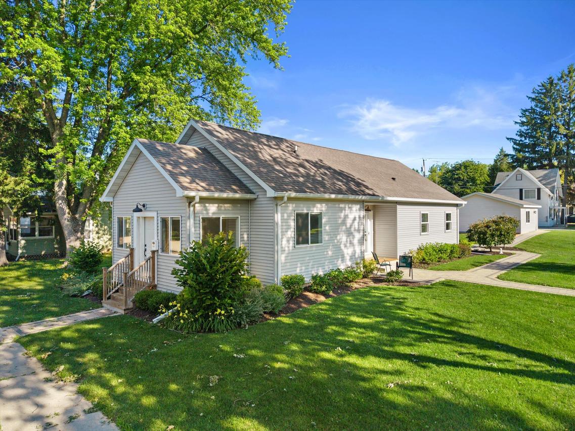 403 Walworth St, Lake Geneva, WI 53147