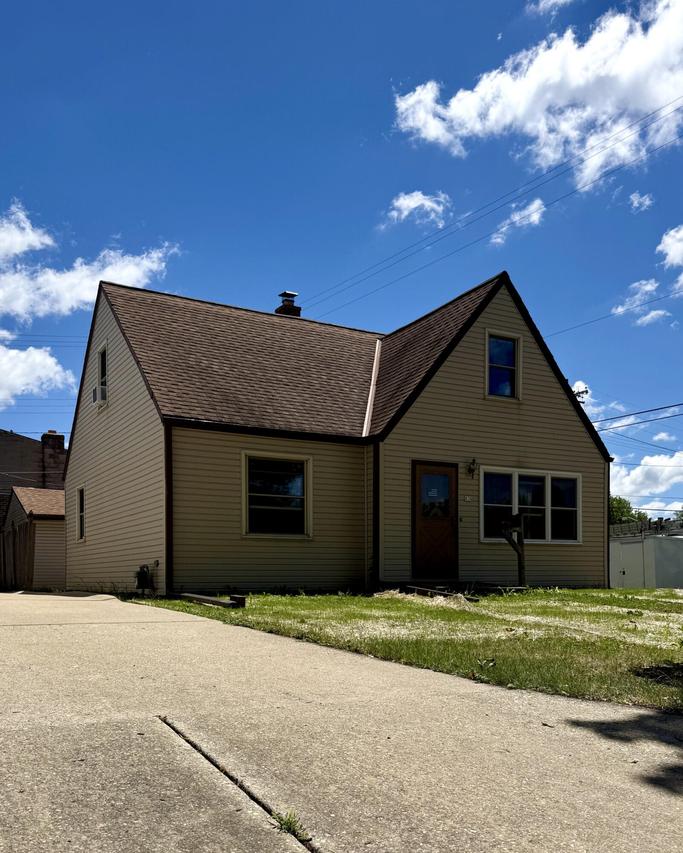 836 S 109th St, Milwaukee, WI 53214