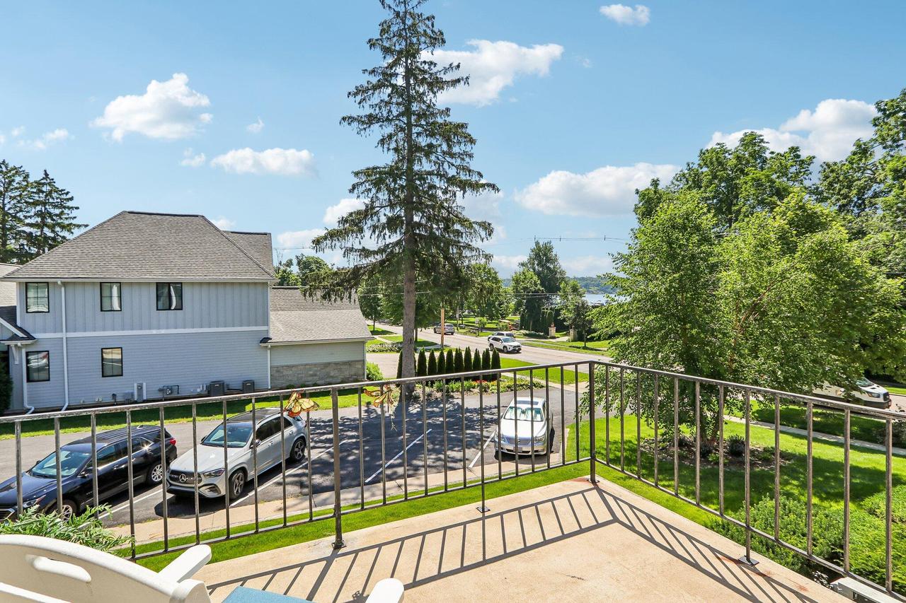 1305 W Main St #203, Lake Geneva, WI 53147