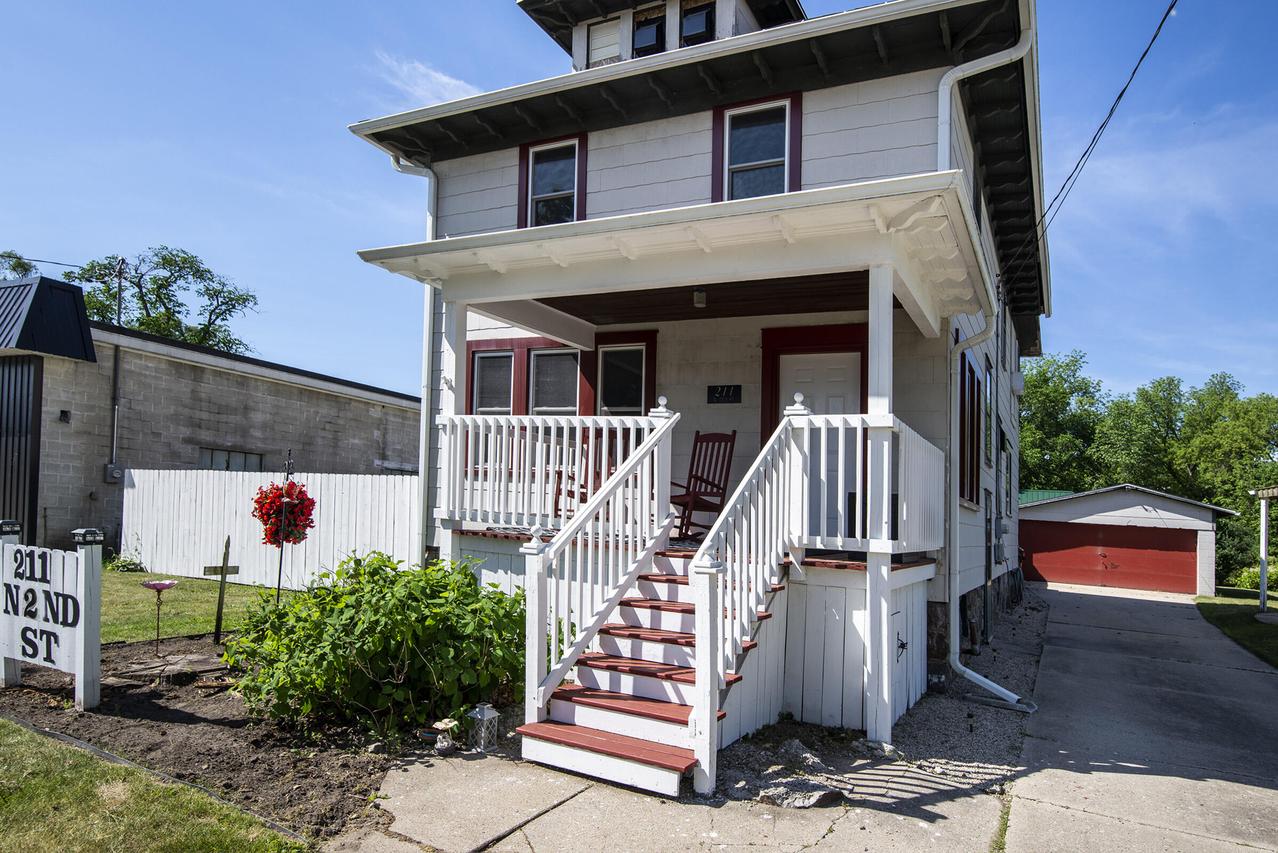 211 N 2nd St, Palmyra, WI 53156