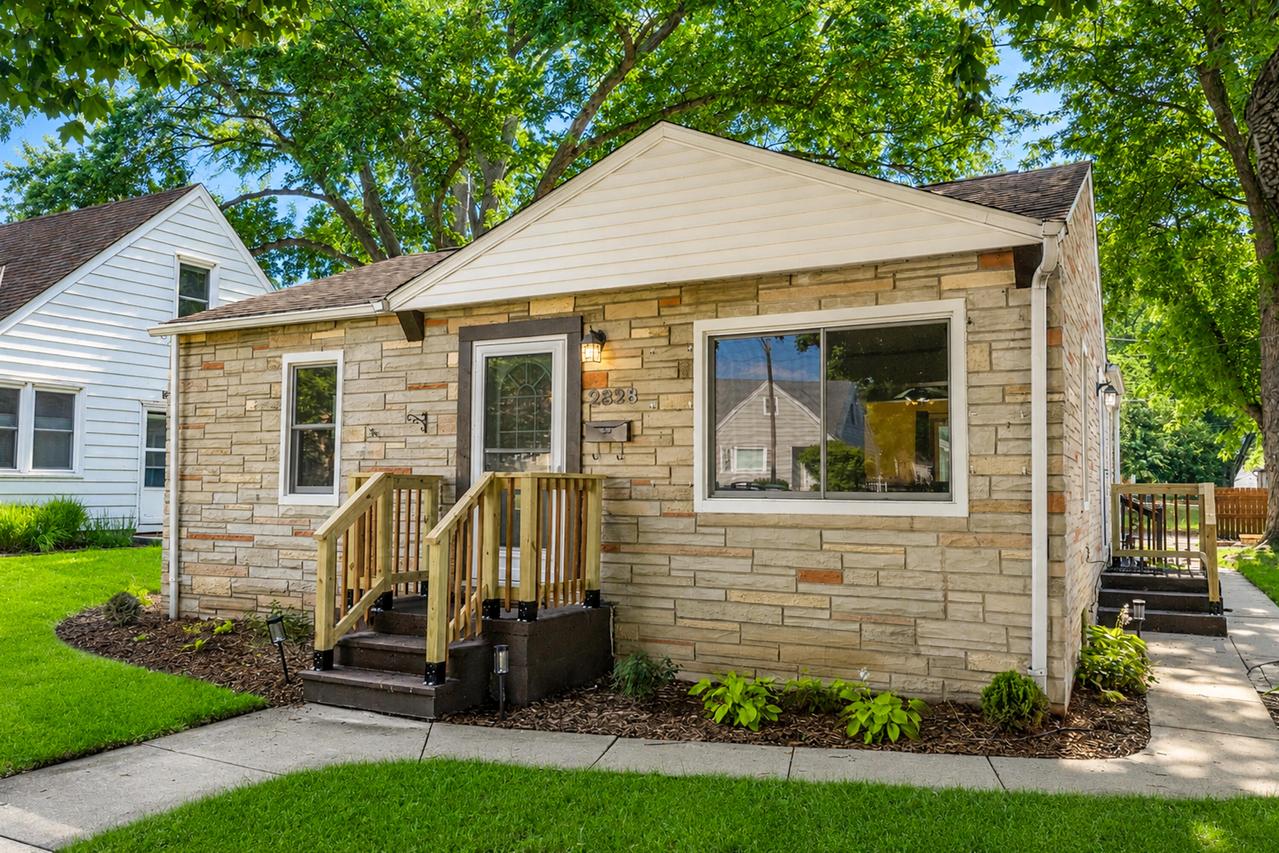 2828 N 89th St, Milwaukee, WI 53222