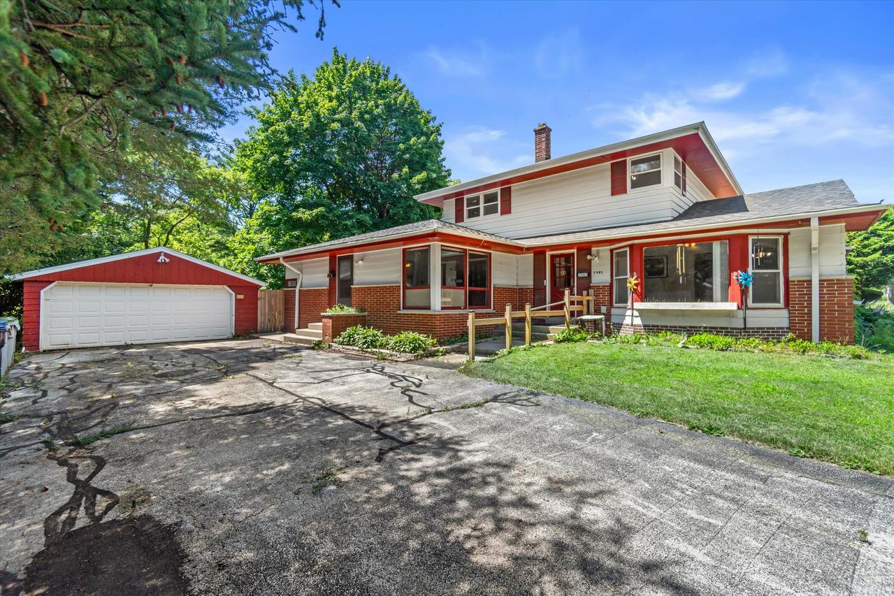 3903 W Kiley Ave, Milwaukee, WI 53209