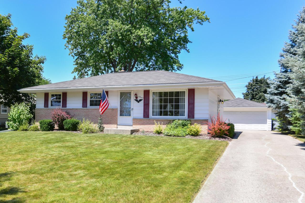 5647 S Lorene Ave, Milwaukee, WI 53221