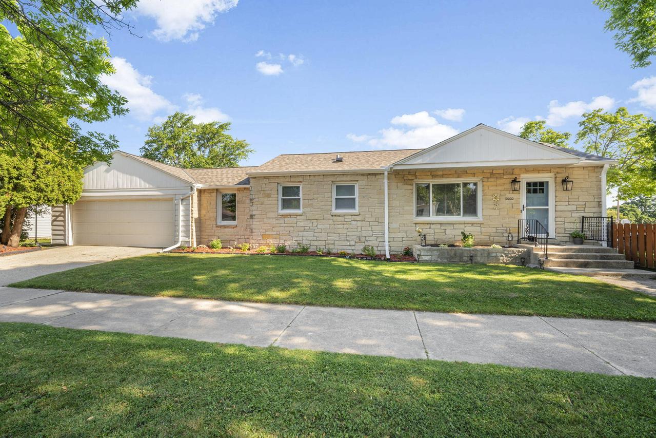 9600 W Nash St, Milwaukee, WI 53222