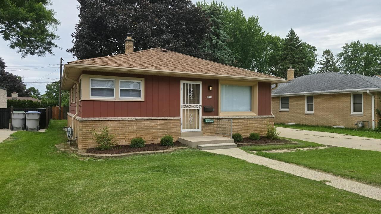 3870 N 86th St, Milwaukee, WI 53222