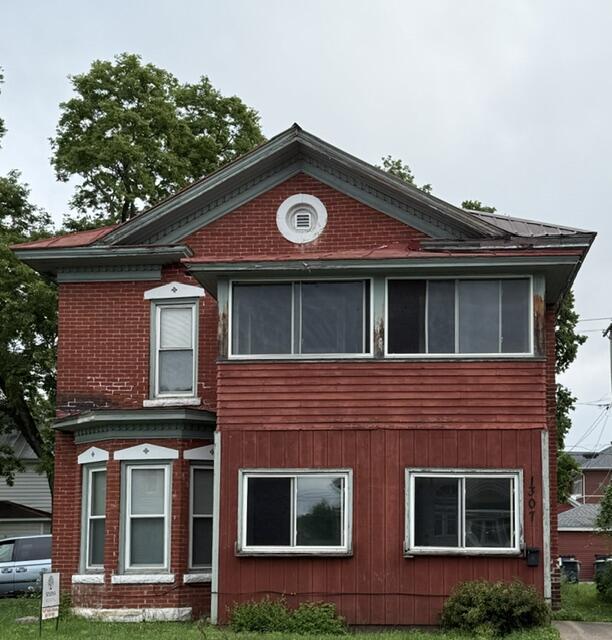 1307 Redfield St, La Crosse, WI 54601