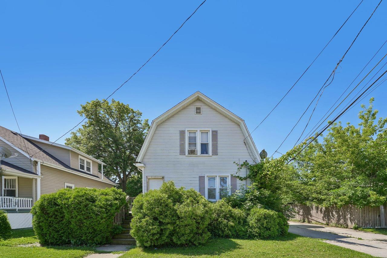 1911 43rd St, Kenosha, WI 53140