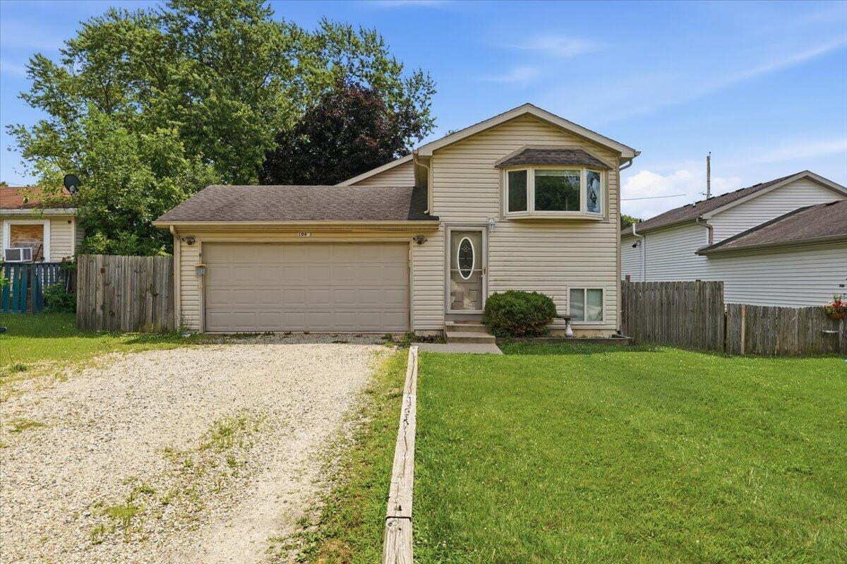 10463 268th Ct, Salem Lakes, WI 53179