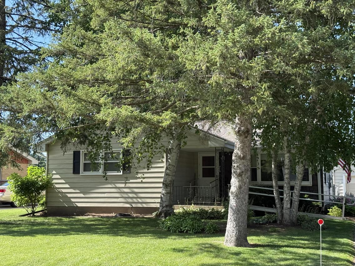 5232 W Donna Dr, Brown Deer, WI 53223