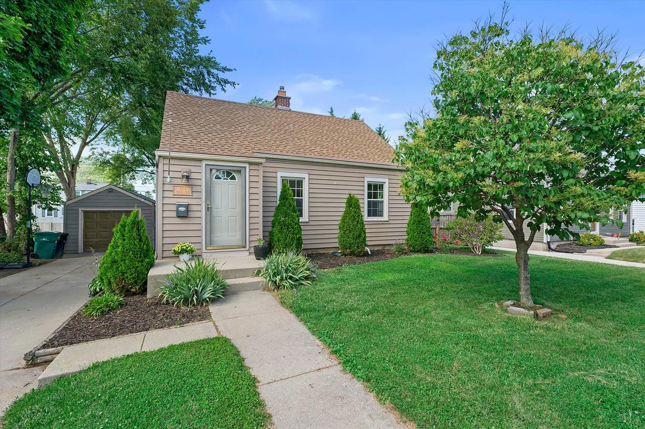 N84W16278 Donald Ave, Menomonee Falls, WI 53051
