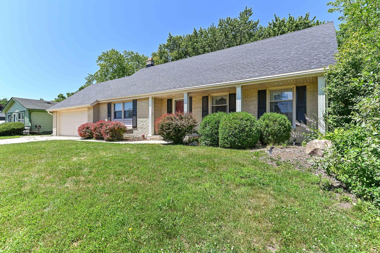 146 Perry Ave, Racine, WI 53406