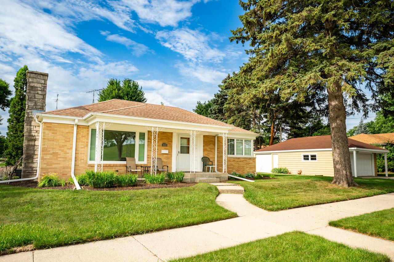 4501 Graceland Blvd, Racine, WI 53405