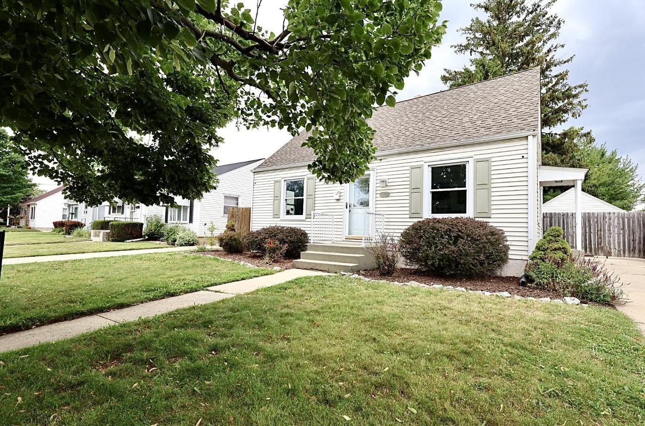 2116 30th St, Kenosha, WI 53140
