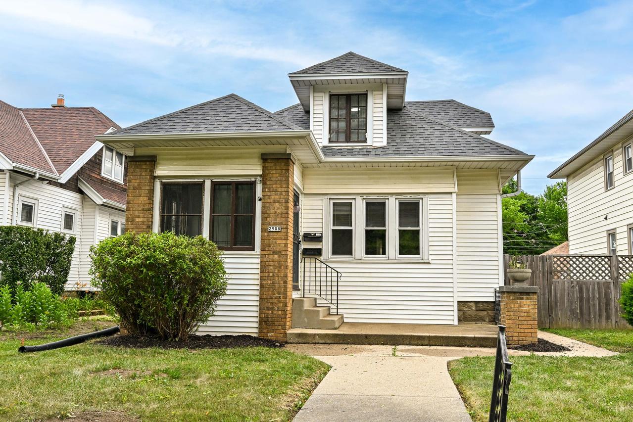 2908 N 51st St, Milwaukee, WI 53210