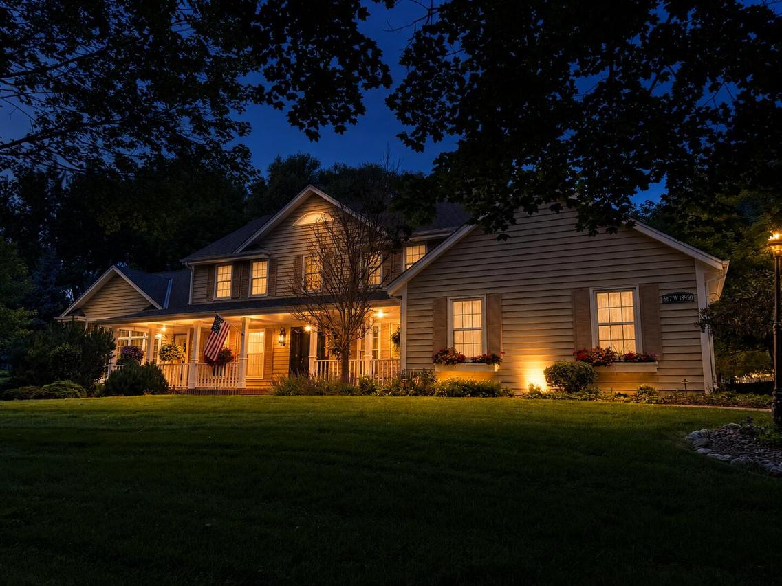 S67W18950 Steeplechase Dr, Muskego, WI 53150