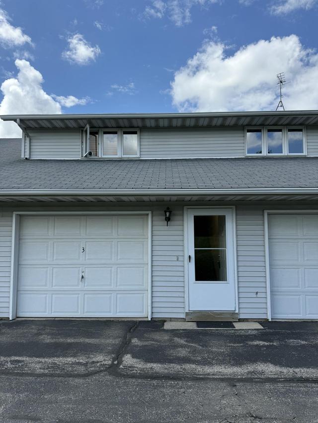 160 S S Maple Ave #3, Slinger, WI 53086