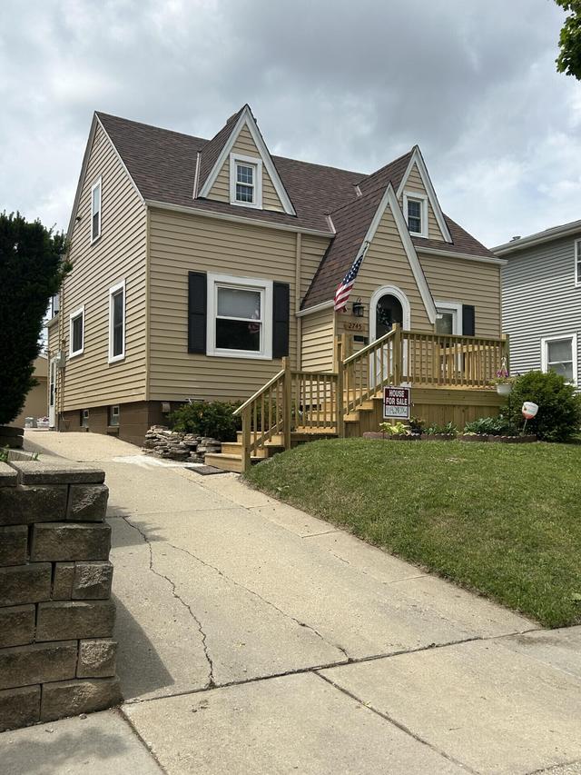 2745 S 68th St, Milwaukee, WI 53219