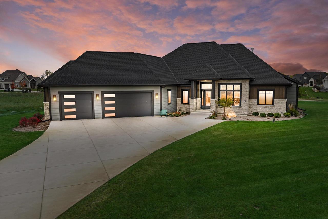 4077 Hawthorn Farm Ct, Delafield, WI 53058