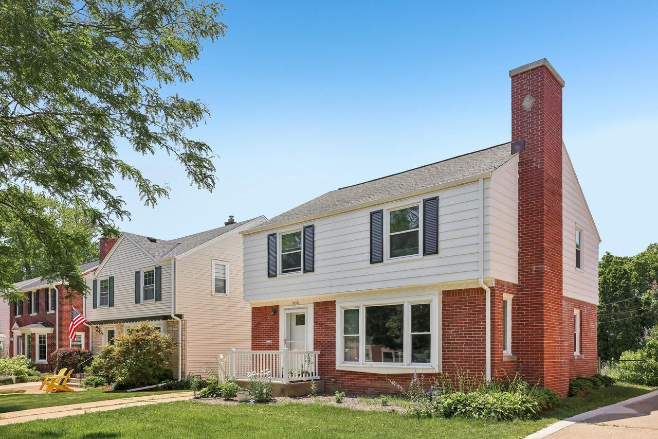 5451 N Kent Ave, Whitefish Bay, WI 53217