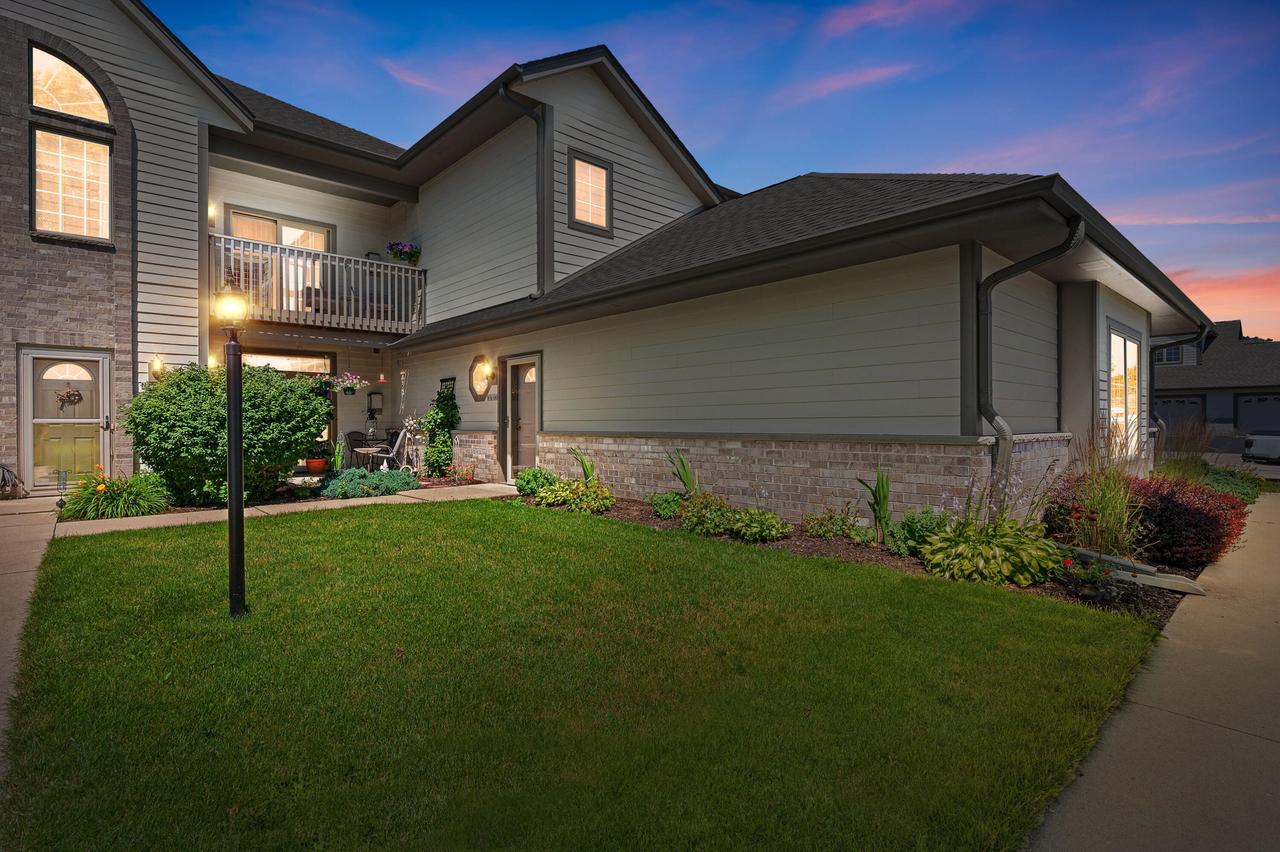 W190N16180 Andrea Way, Jackson, WI 53037