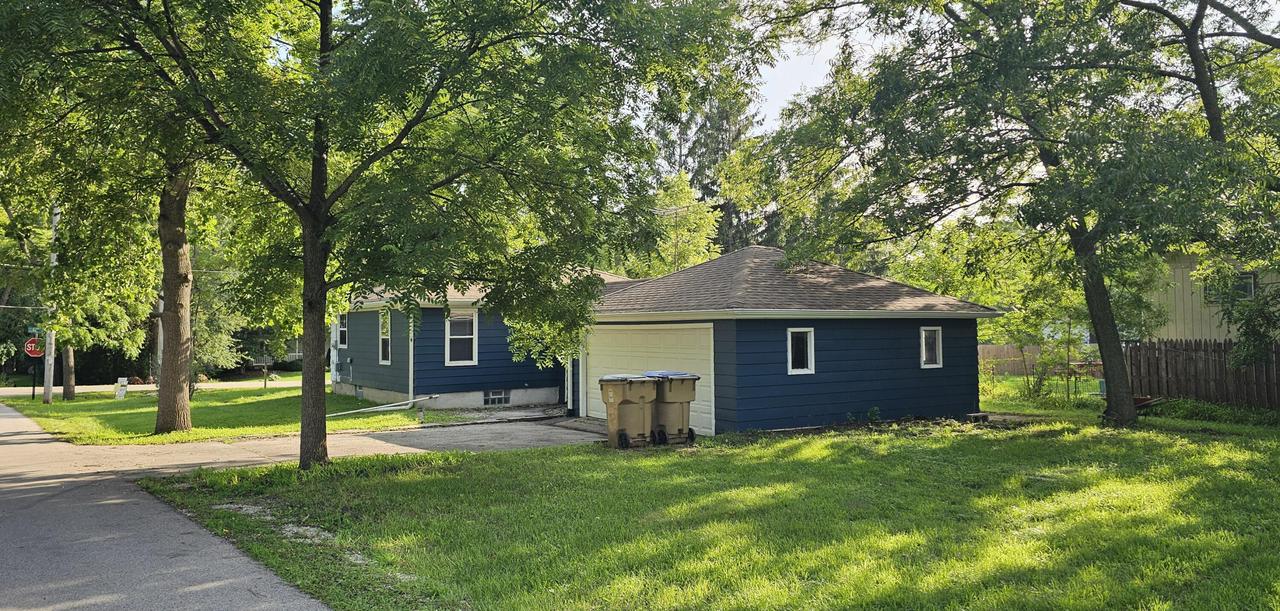 11102 82nd St, Pleasant Prairie, WI 53158
