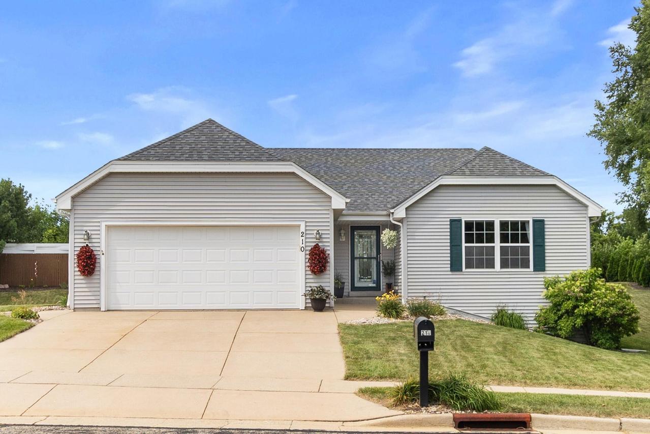 210 Cedar St, Johnson Creek, WI 53038