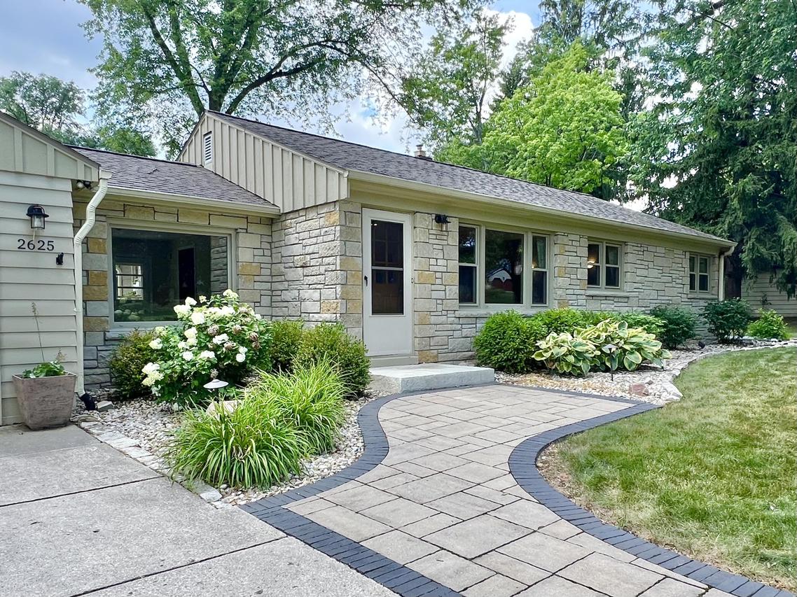 2625 El Rancho Dr, Brookfield, WI 53005