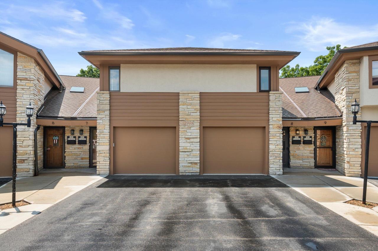 N89W16329 Main St #8, Menomonee Falls, WI 53051