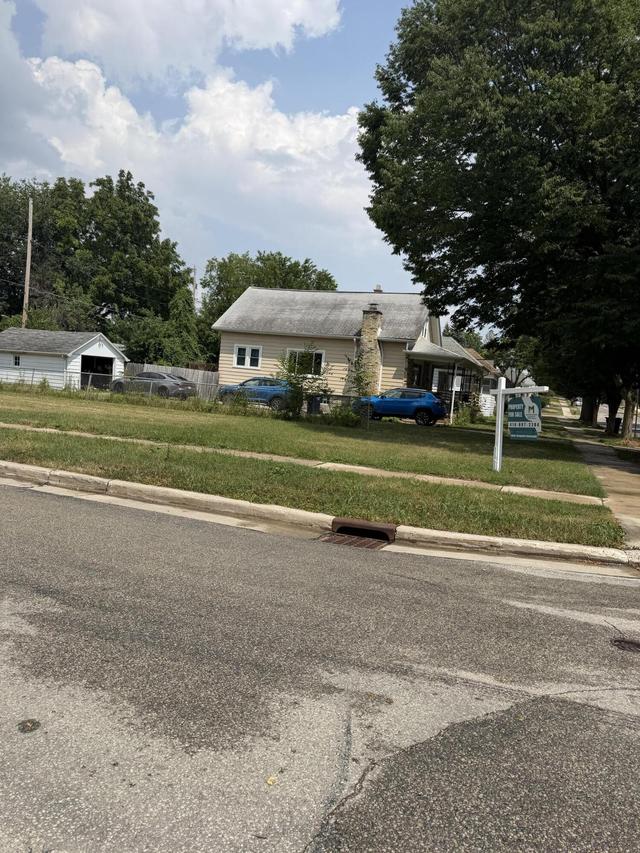 16 S 89th St, West Allis, WI 53214