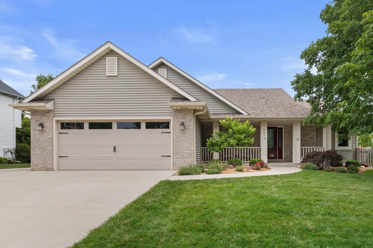 5214 28th St, Kenosha, WI 53144