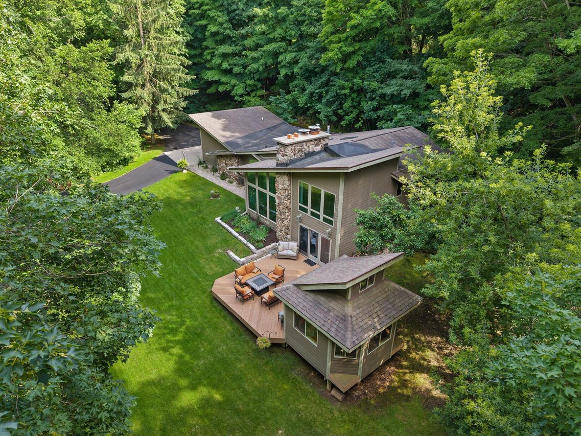 3041 Kettle Moraine Rd, Hartford, WI 53027