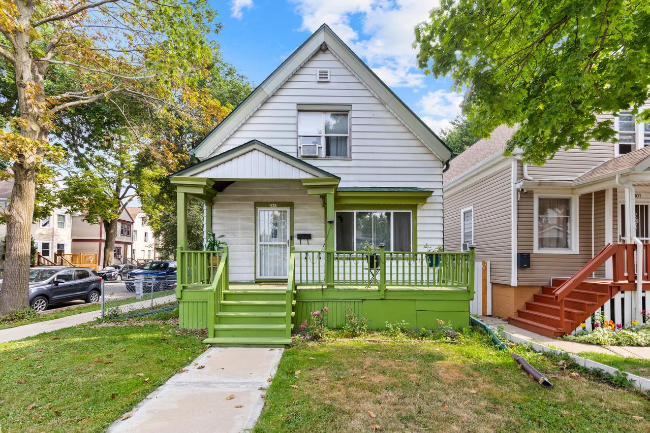 2803 W Burnham St, Milwaukee, WI 53215
