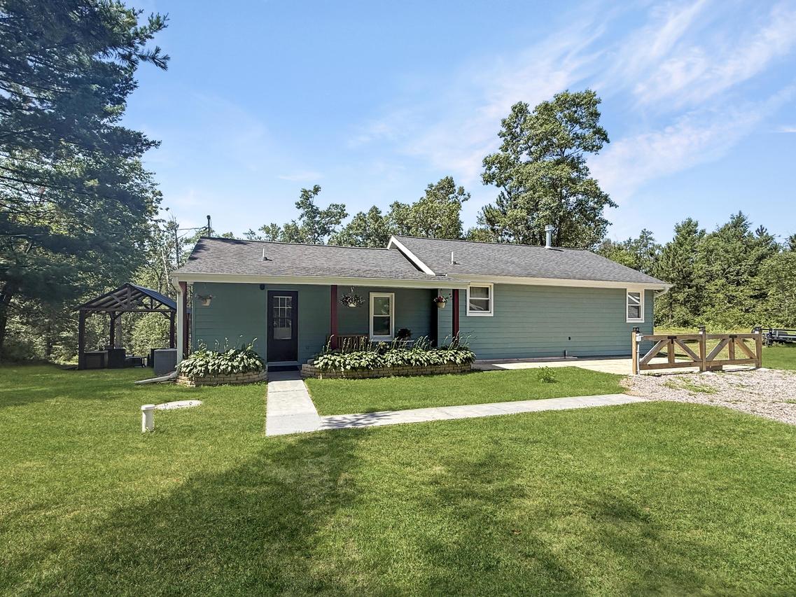 13960 64 St, Saratoga, WI 54494