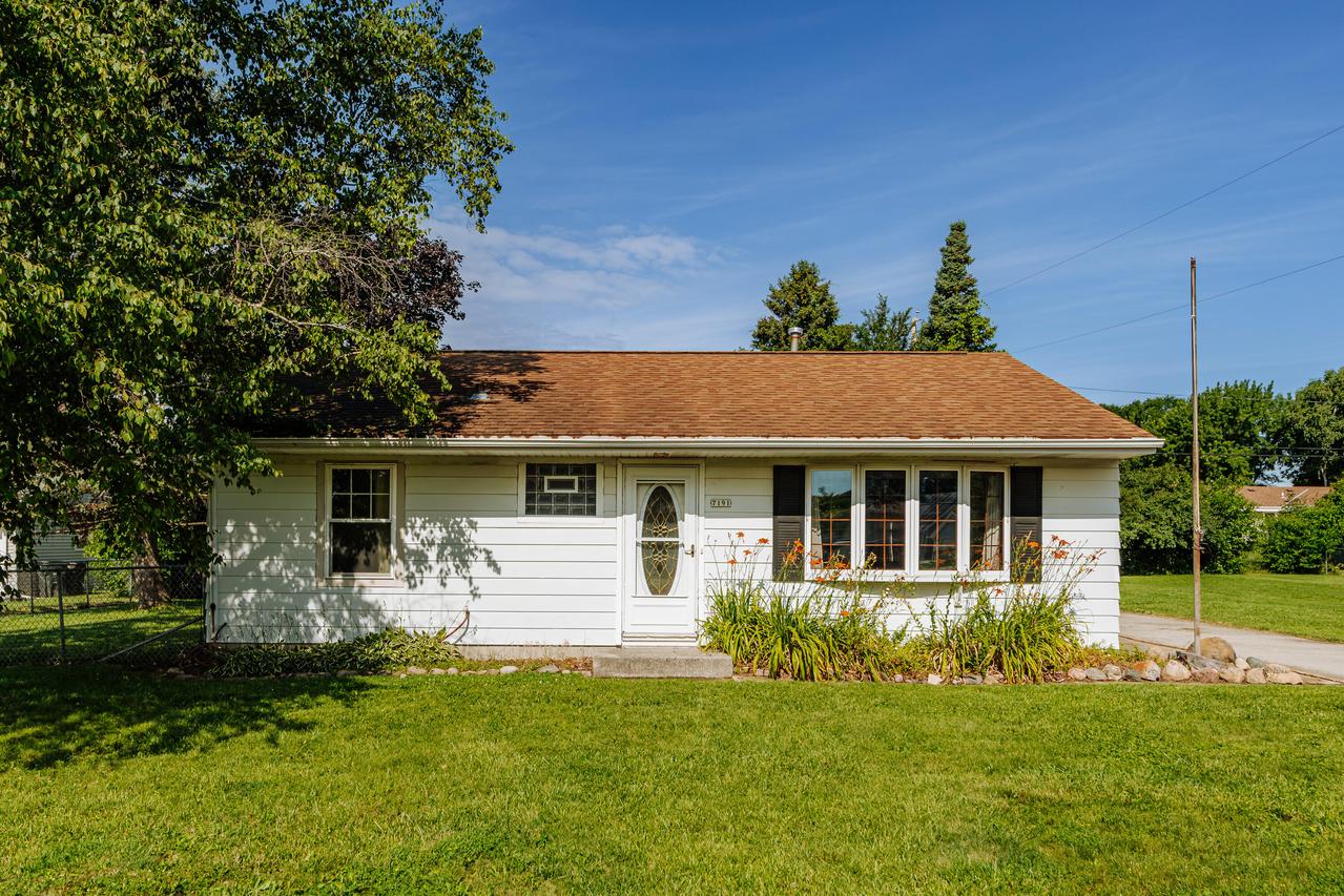 7191 S 37th Pl, Franklin, WI 53132