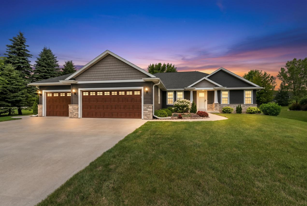 W4095 Thornwood Dr, Taycheedah, WI 53049