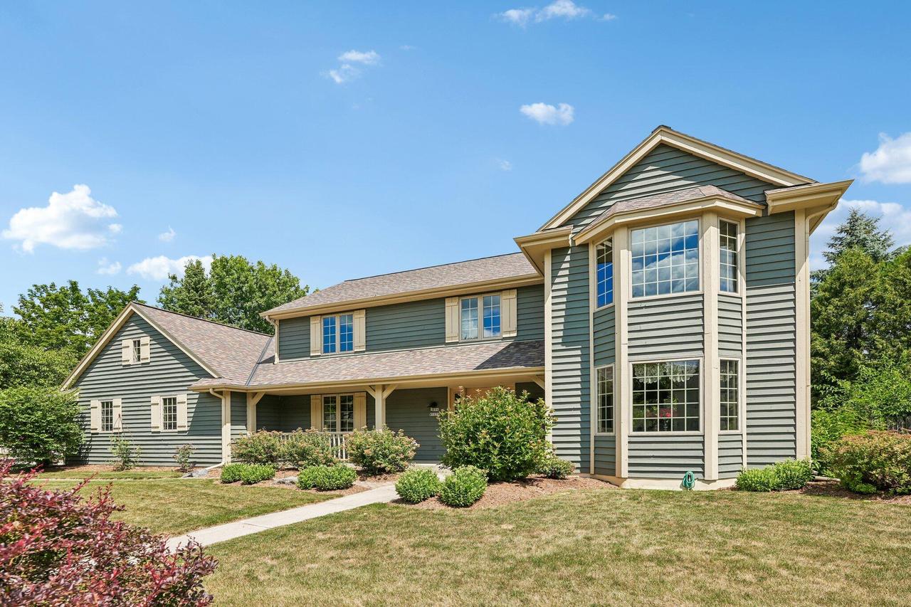 N106W7072 Dayton St, Cedarburg, WI 53012