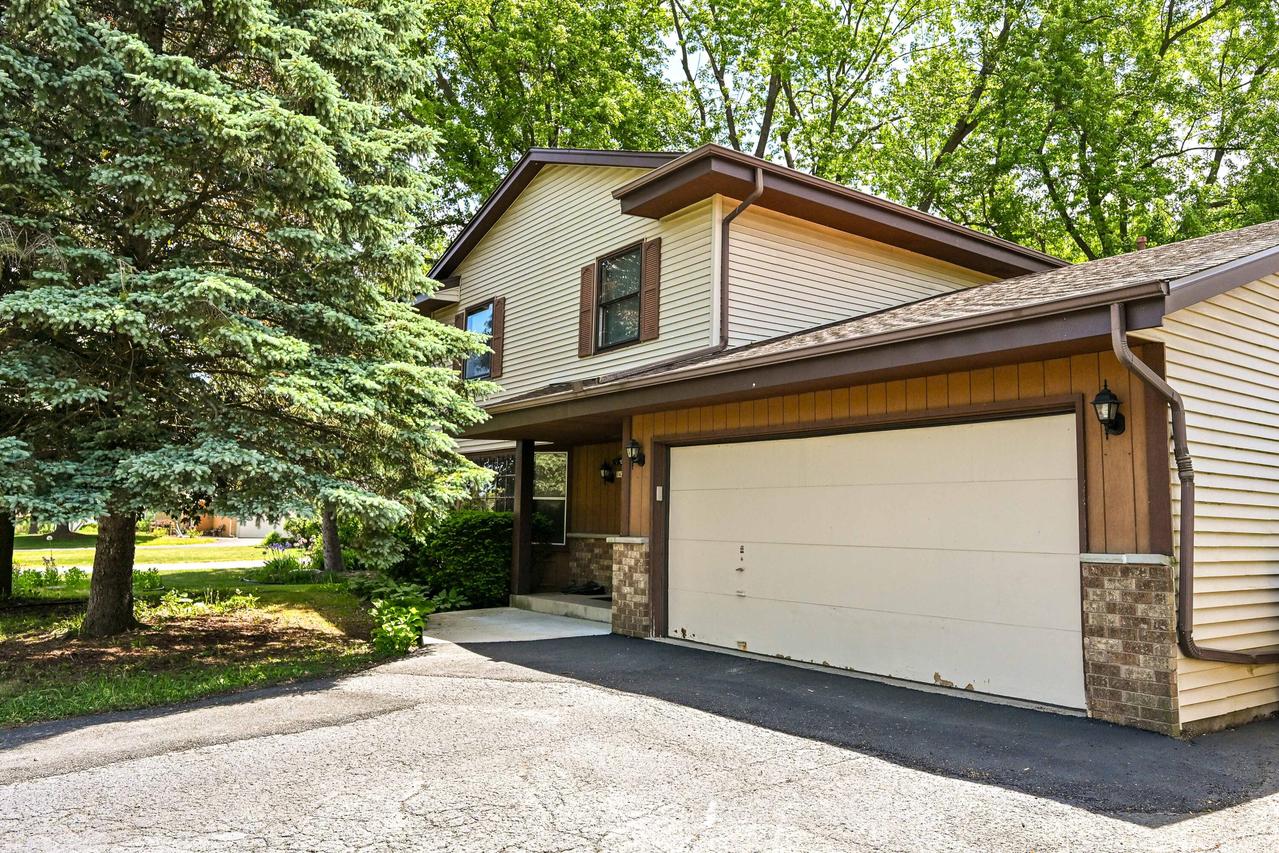 14325 W Lincoln Ave, New Berlin, WI 53151
