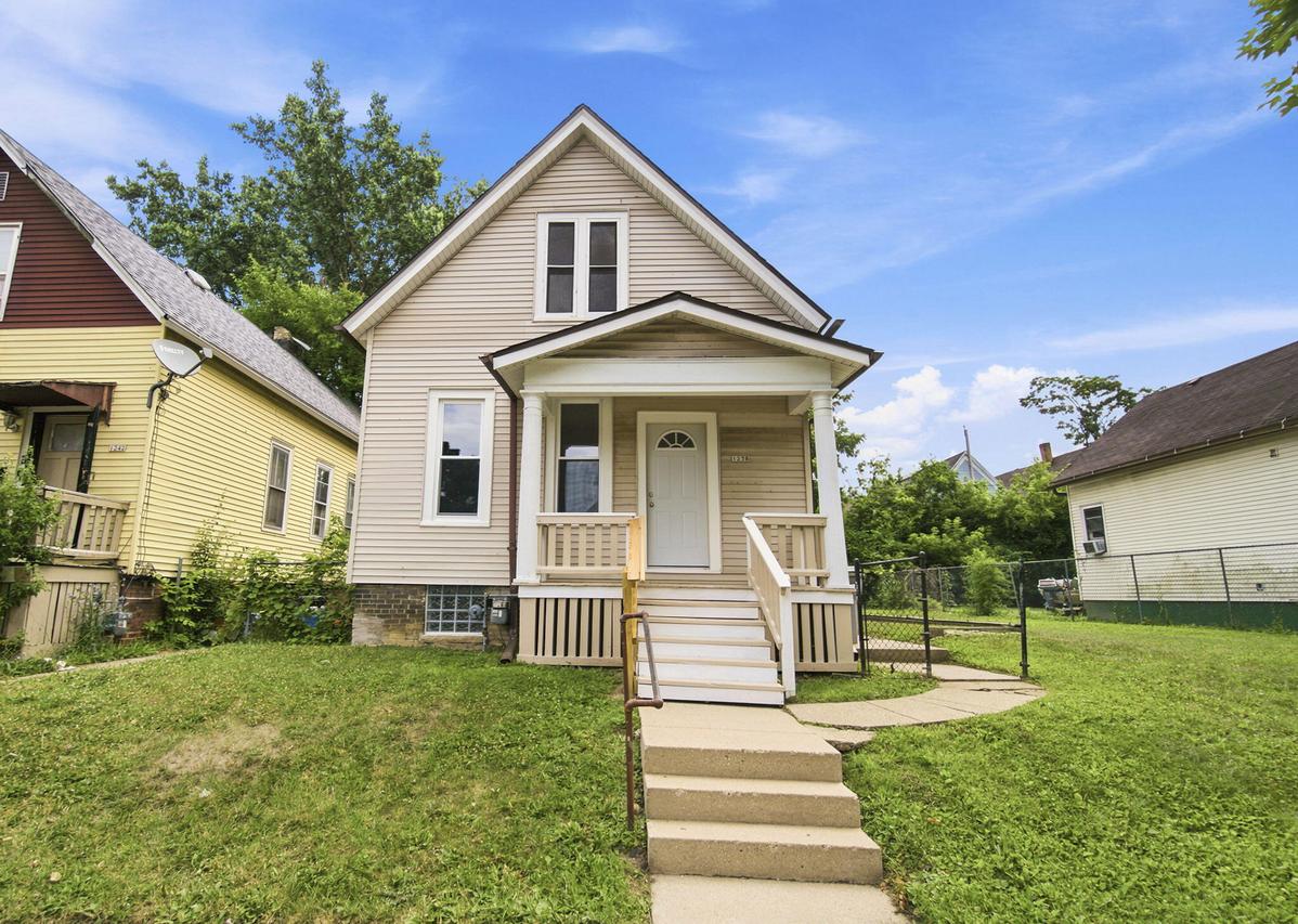1238 N 26th St, Milwaukee, WI 53205