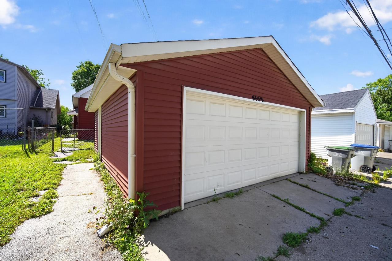 4552 N 38th St, Milwaukee, WI 53209