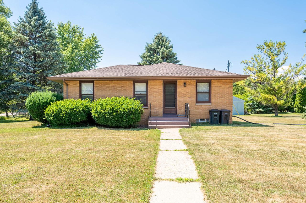 4600 W Grange Ave, Greenfield, WI 53220