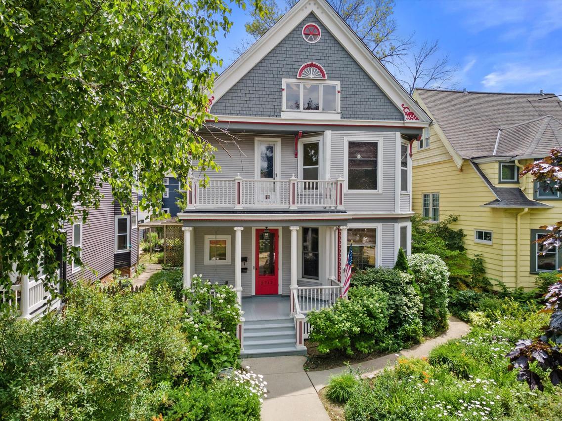 2712 N Maryland Ave, Milwaukee, WI 53211
