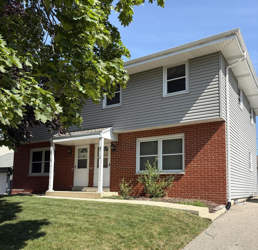 8710 Westbrook Dr #8712, Sturtevant, WI 53177
