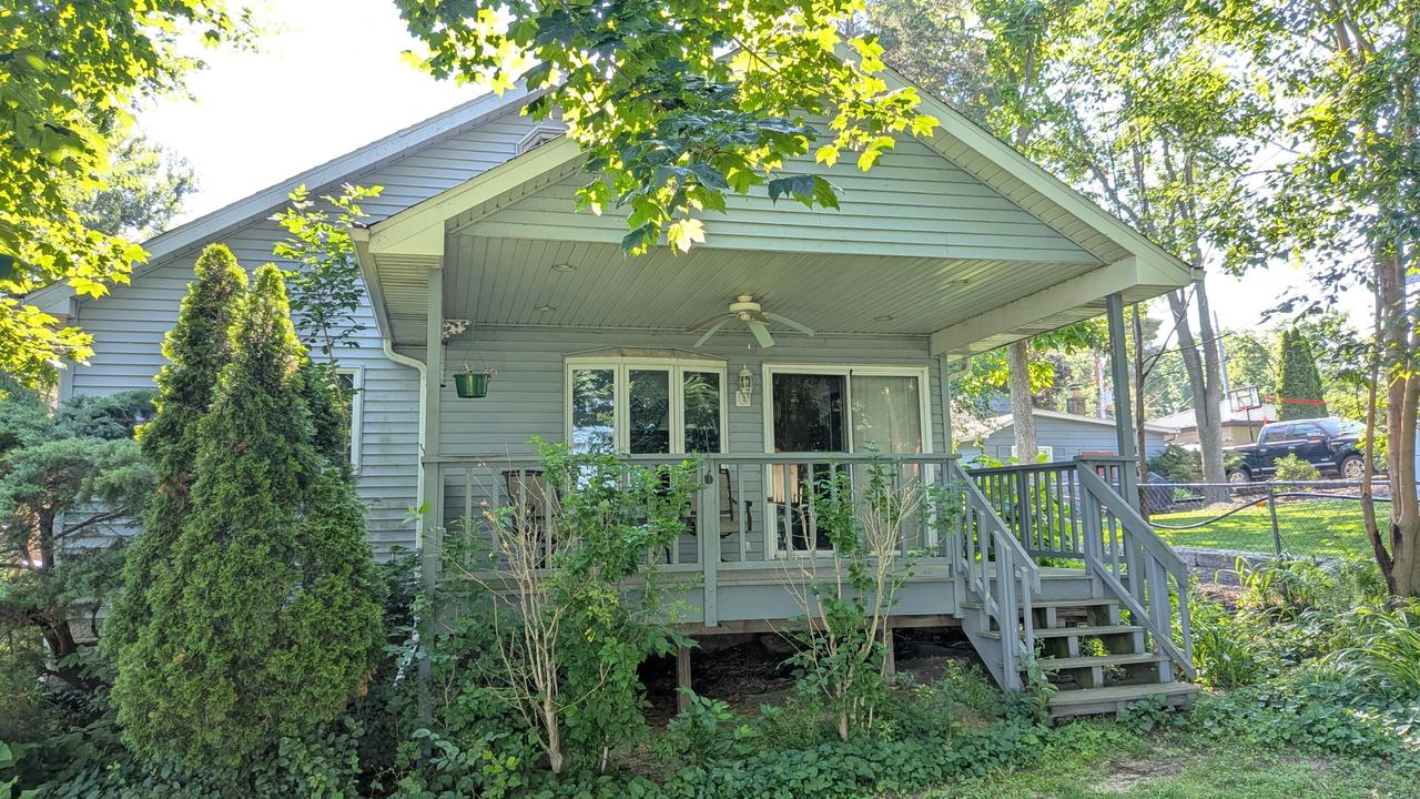6630 Channel Rd, Waterford, WI 53185