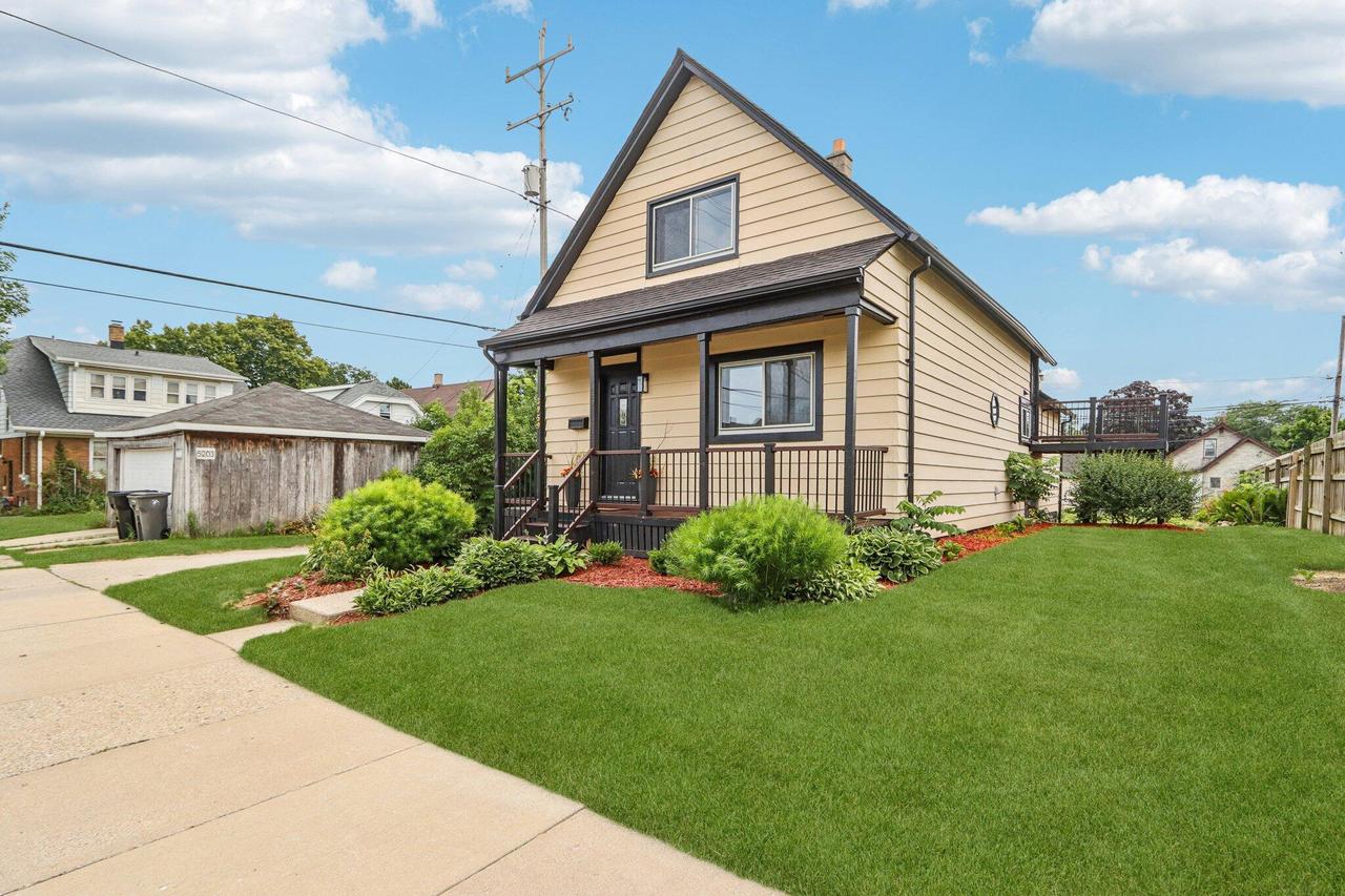 3959 E Underwood Ave, Cudahy, WI 53110