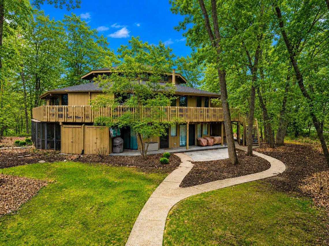 404 W Deerpath - #F, Fontana, WI 53125