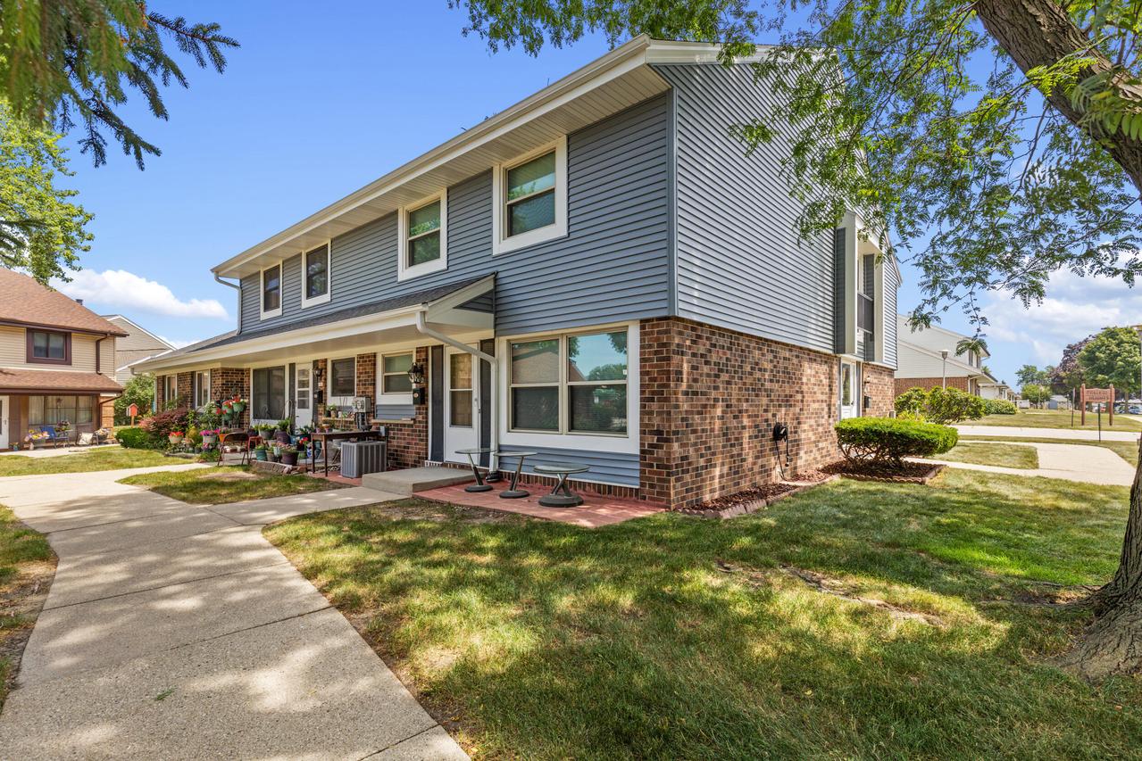 1924 W Salem St, Milwaukee, WI 53221